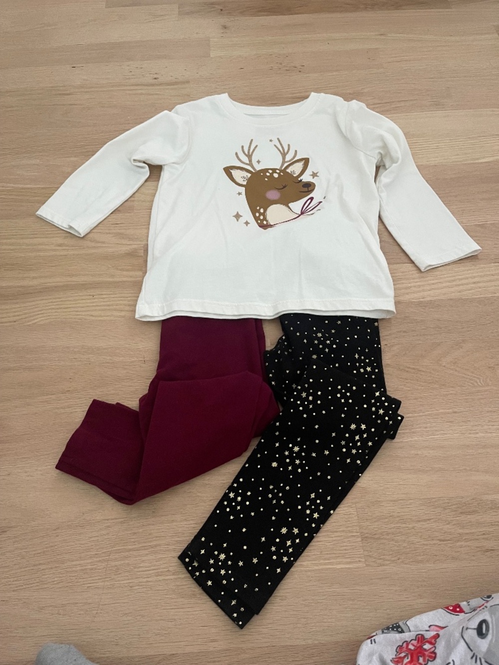 3 piece Cat and Jack holiday T-shirt and two leggings - 4T